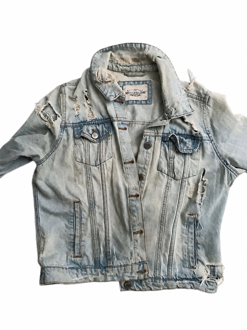 Ashley Vintage Charm Women’s Light Wash Distressed Denim Jacket M/L